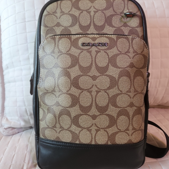 COACH Graham backpack - Picture 3 of 10